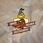 Imkerkurs Einsteiger (Online) – Imker mit Smoker am Bienenstand